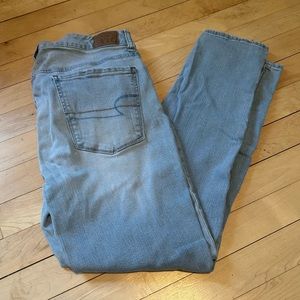 American Eagle Destroyed Hi-Rise Jegging Size 12 Short